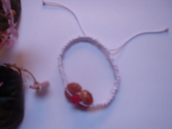 Pulseira Shambala em fio enceradobranco c/pedras artificiais