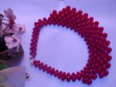 Maxicolar de jade pink tingida c/acabamento folheado a ouro